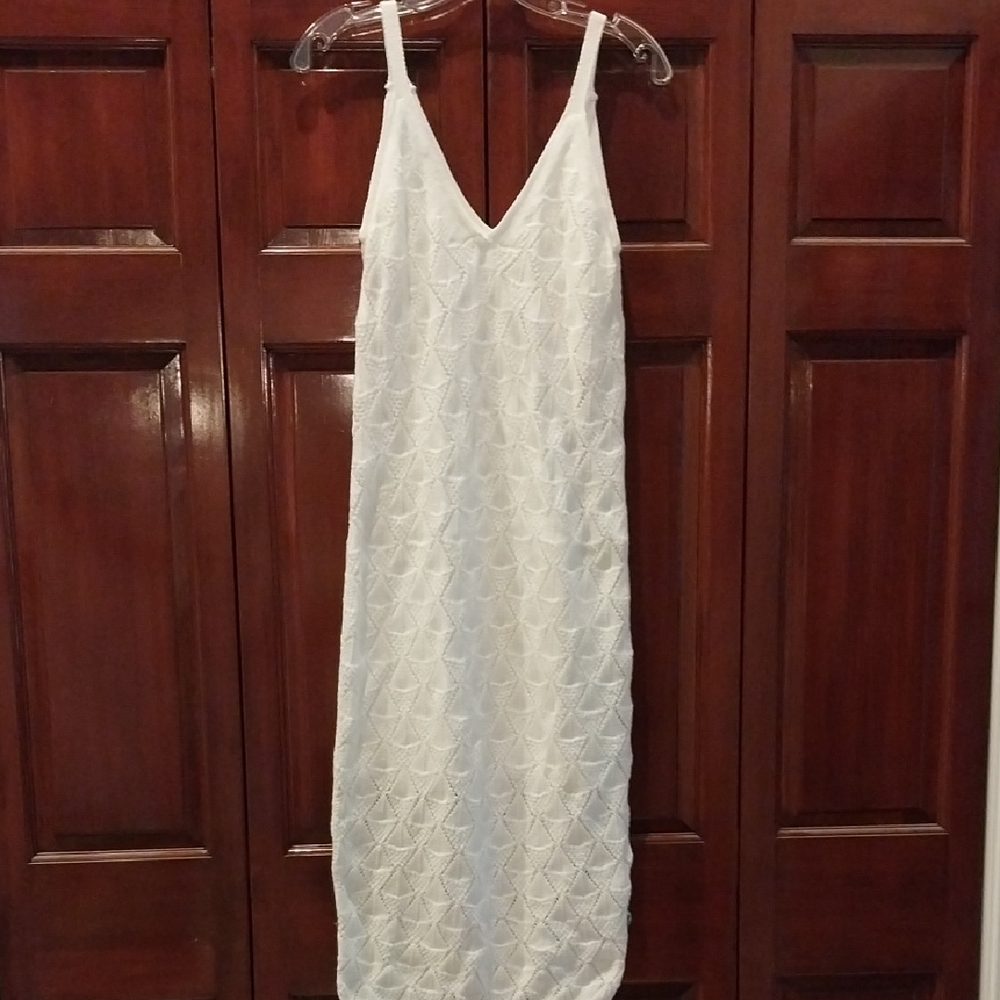 White Sleeveless Textured Dress